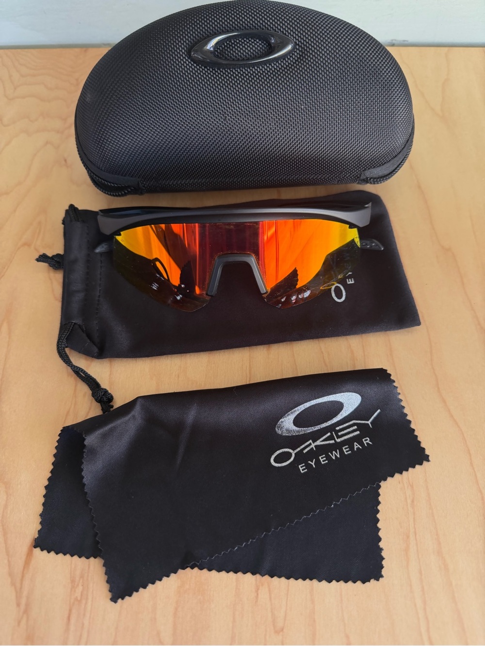 Oakley Razor blade Sunglasses Black Frane Red Fire Iridium Polarized *Damaged*
